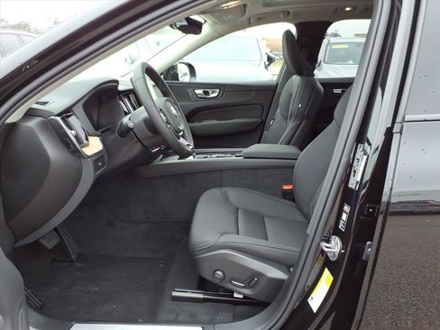 Used 2026 Volvo XC60 B5 Plus w/ Protection Package Premier AWD/4WD image 10