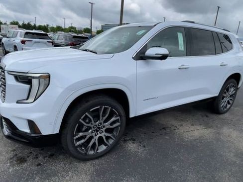 New 2026 GMC Acadia Denali Ultimate w/ LPO, Floor Liner Package AWD/4WD image 6