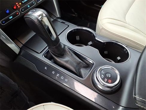 Used 2018 Ford Explorer Platinum image 20