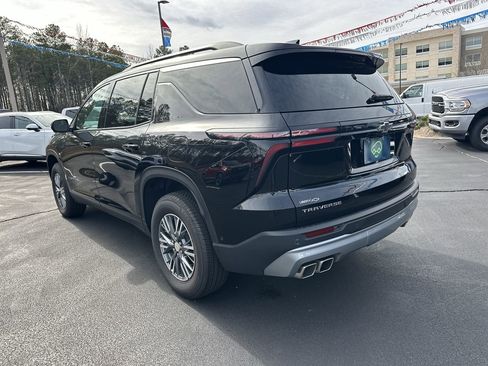 New 2025 Chevrolet Traverse LT w/ Enhanced Driving Package image 6