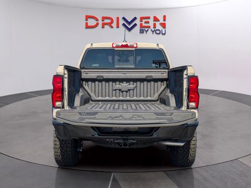 New 2026 Chevrolet Colorado ZR2 w/ Technology Package AWD/4WD image 5