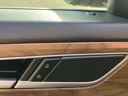 Used 2024 Volkswagen Atlas SE image 15