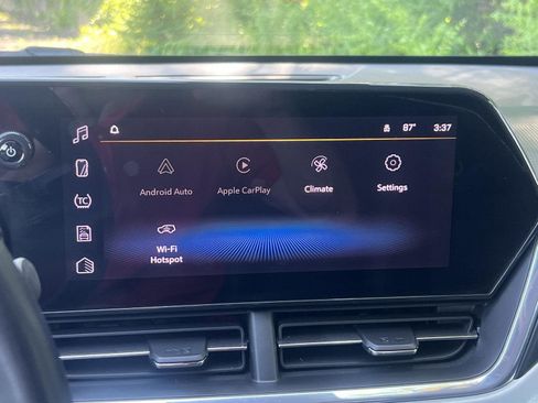 Used 2024 Chevrolet Trax LT w/ Driver Confidence Package FWD image 22