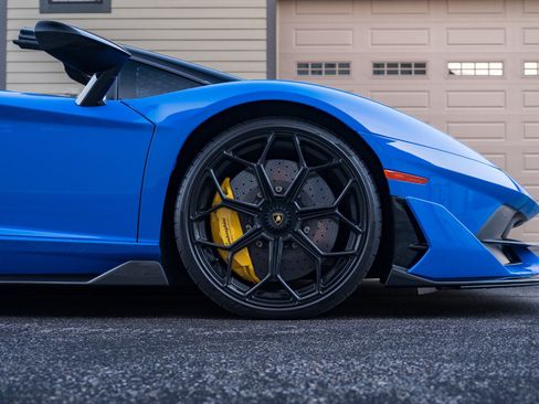 Used 2021 Lamborghini Aventador SVJ AWD/4WD image 64