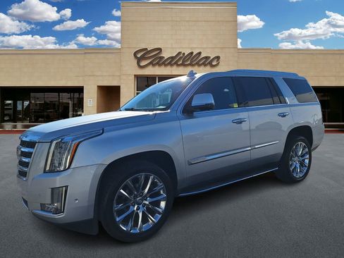 Used 2020 Cadillac Escalade Luxury AWD/4WD image 7