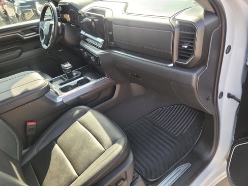 Used 2024 Chevrolet Silverado 1500 LTZ w/ Z71 Off-Road Package AWD/4WD image 9