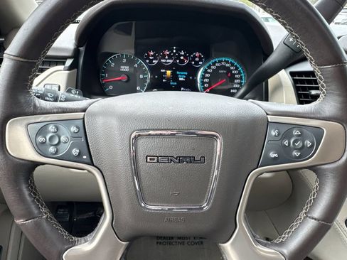 Used 2019 GMC Yukon XL Denali w/ Denali Ultimate Package AWD/4WD image 29