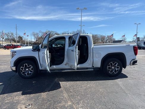 Used 2024 GMC Sierra 1500 SLT w/ SLT Premium Package image 4