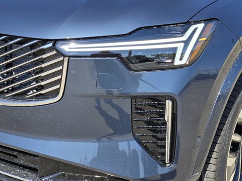 New 2026 Volvo XC90 B6 Plus w/ Protection Package Premier image 10