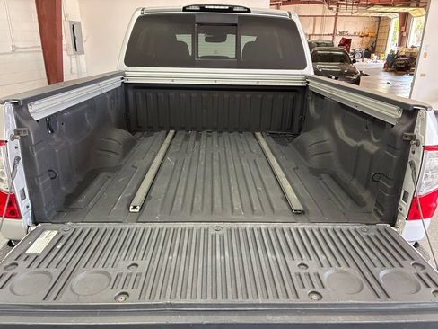 Used 2020 Nissan Titan SV w/ SV Convenience Package AWD/4WD image 19