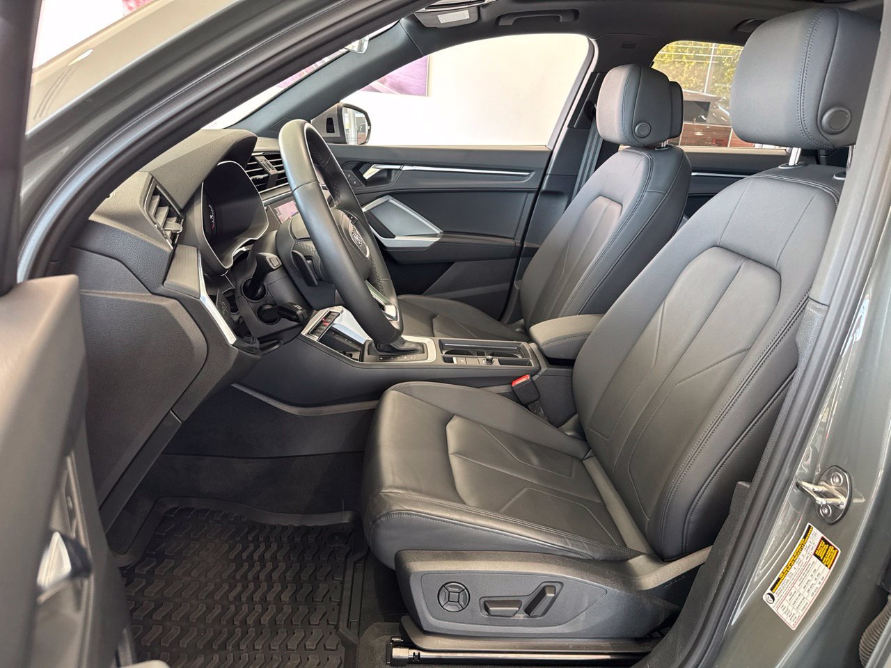 Certified 2025 Audi Q3 2.0T Premium w/ Convenience Package AWD/4WD image 14