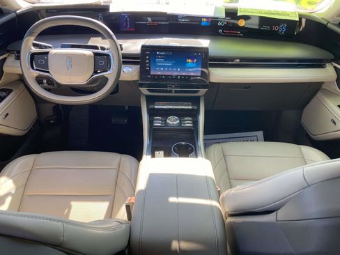 Certified 2025 Lincoln Nautilus Premier w/ Equipment Group 102A image 18