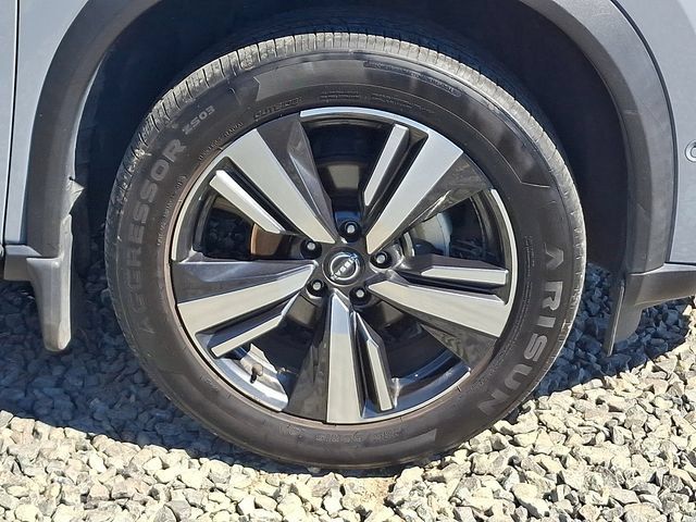 Used 2023 Nissan Rogue Platinum w/ Platinum Premium Package AWD/4WD image 28