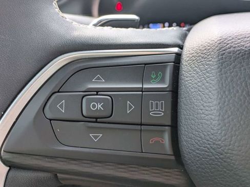 Used 2025 Jeep Grand Cherokee L Laredo AWD/4WD image 23