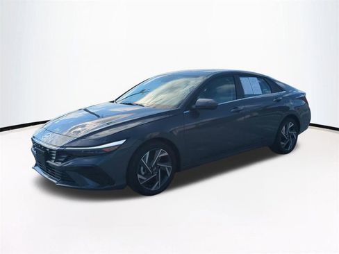 Certified 2024 Hyundai Elantra Limited FWD image 9