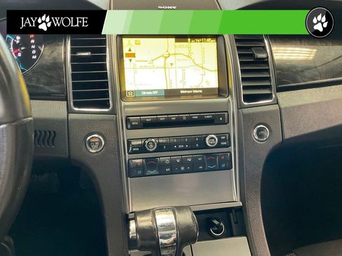Used 2010 Ford Taurus Limited AWD/4WD image 14
