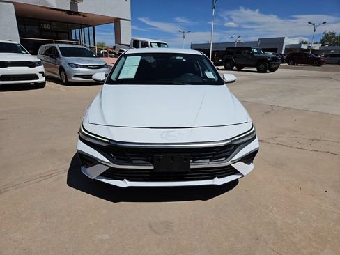 Used 2024 Hyundai Elantra SEL FWD image 6