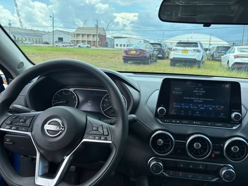 Used 2025 Nissan Sentra SV FWD image 28