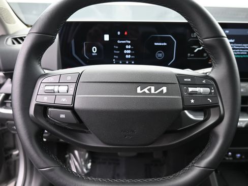 Used 2025 Kia K4 EX FWD image 11