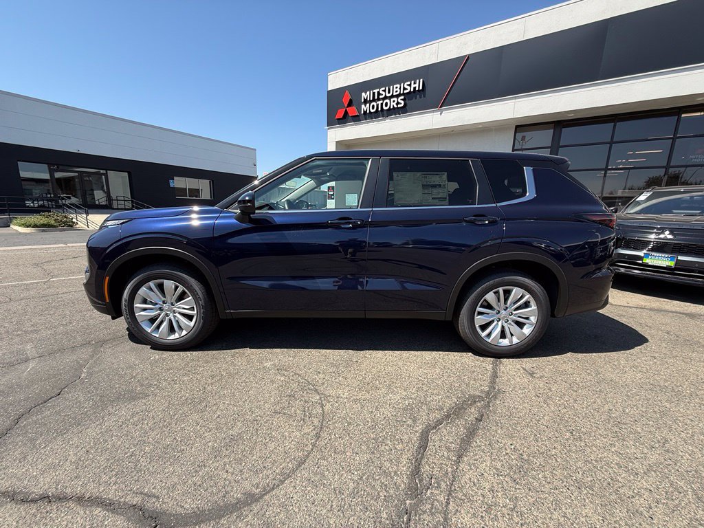 New 2026 Mitsubishi Outlander ES FWD image 7