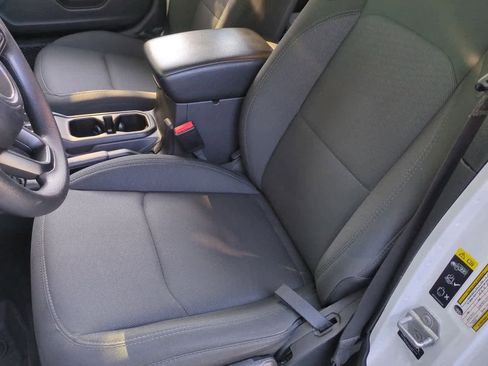 Used 2022 Jeep Gladiator Sport image 17