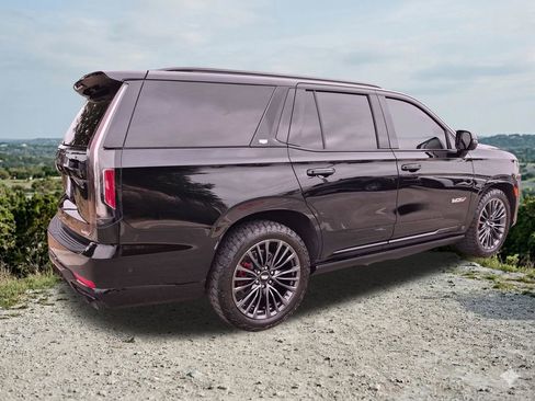 Used 2023 Cadillac Escalade V w/ Heavy-Duty Trailer Package image 10