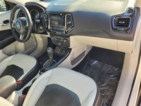 Used 2018 Jeep Compass Limited w/ Navigation Group image 17