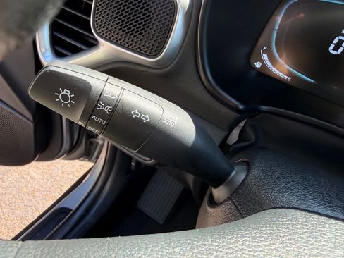 Used 2025 Kia Soul LX w/ LX Technology Package FWD image 26