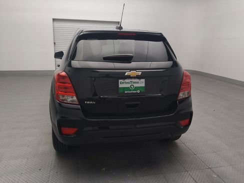 Used 2022 Chevrolet Trax LS w/ Tint and Cruise Package FWD image 6