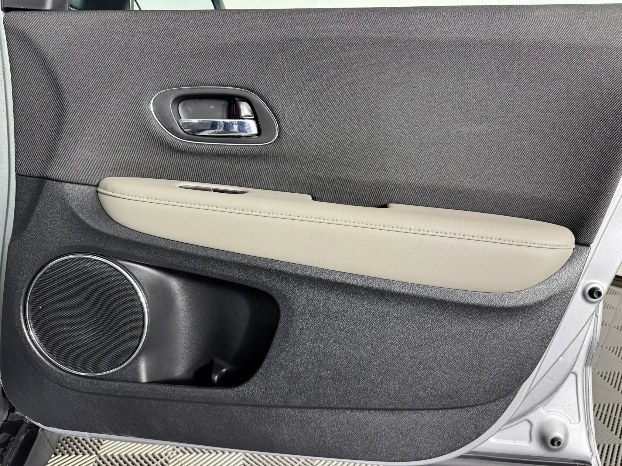 Used 2022 Honda HR-V EX image 39