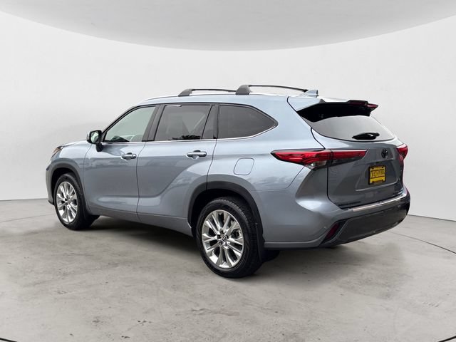 Used 2022 Toyota Highlander Limited AWD/4WD image 7