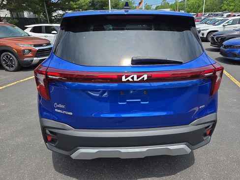 Used 2024 Kia Seltos LX AWD/4WD image 4
