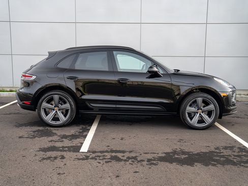 New 2026 Porsche Macan image 8