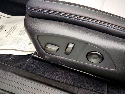 Used 2026 Chevrolet Equinox EV LT image 11