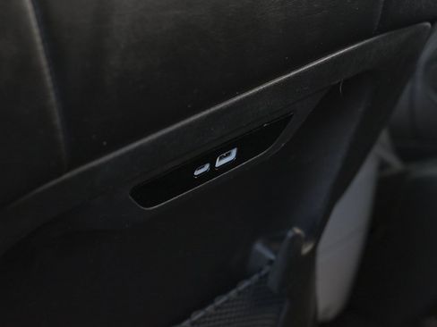 Used 2024 Chrysler Pacifica Touring-L image 35