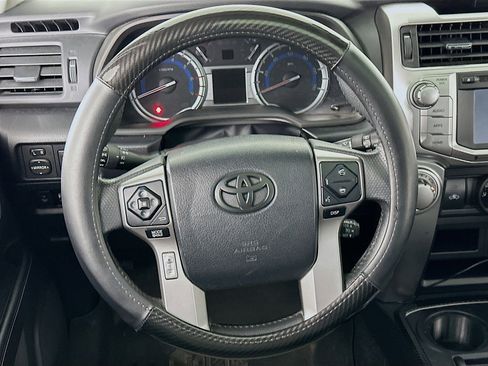 Used 2018 Toyota 4Runner SR5 Premium image 18