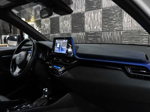 Used 2021 Toyota C-HR XLE image 13