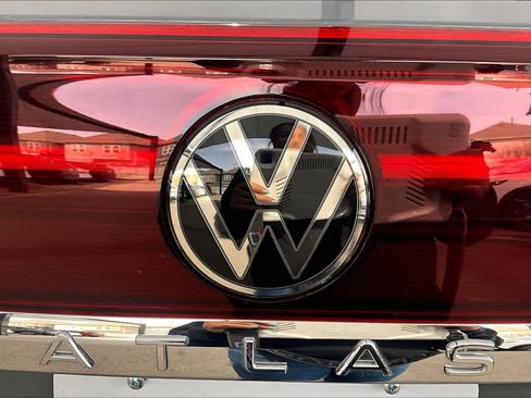 Used 2024 Volkswagen Atlas Cross Sport SEL R-Line image 30