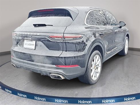 Used 2022 Porsche Cayenne image 6