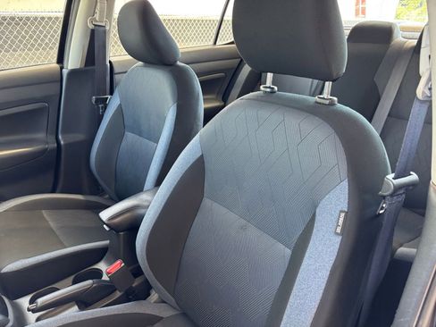 Used 2025 Nissan Versa SV FWD image 36