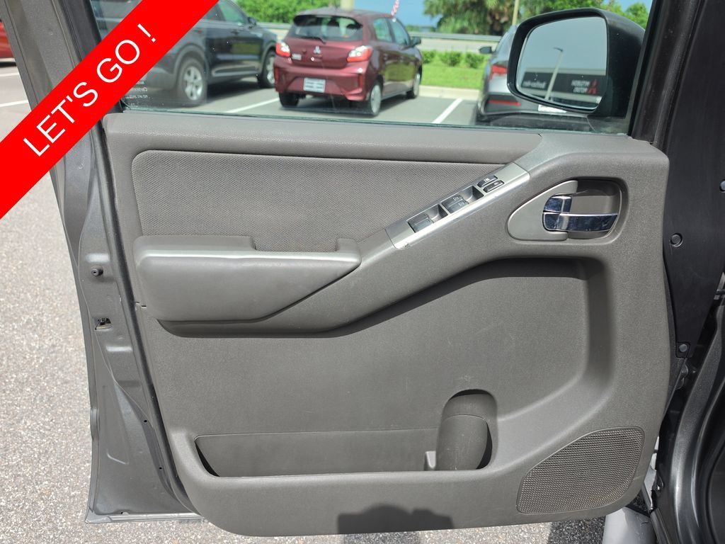 Used 2008 Nissan Pathfinder S RWD image 17