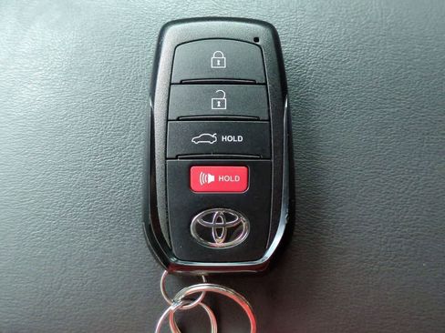 Used 2024 Toyota Corolla SE image 34