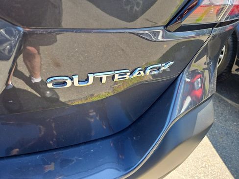Used 2025 Subaru Outback Premium AWD/4WD image 4