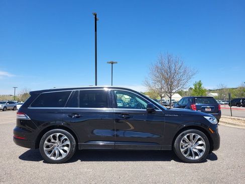 Used 2020 Lincoln Aviator Grand Touring w/ Equipment Group 302A AWD/4WD image 3