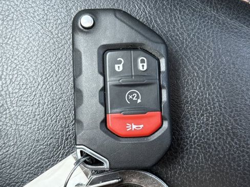 Used 2021 Jeep Wrangler Unlimited Rubicon w/ Xtreme Recon 35" Tire Package image 21