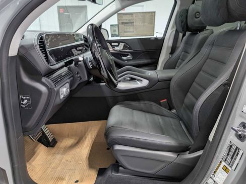 New 2026 Mercedes-Benz GLS 450 4MATIC image 4