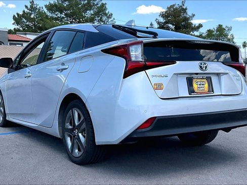Used 2022 Toyota Prius XLE FWD image 4