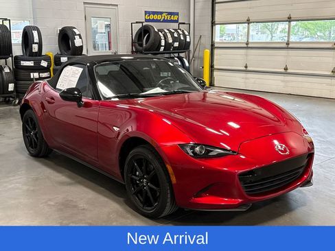 Used 2024 MAZDA MX-5 Miata Sport RWD image 3
