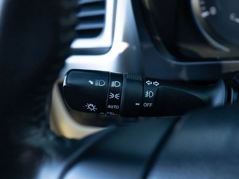 Used 2015 Toyota Highlander Limited AWD/4WD image 39