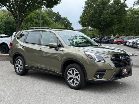Used 2023 Subaru Forester Premium AWD/4WD image 1